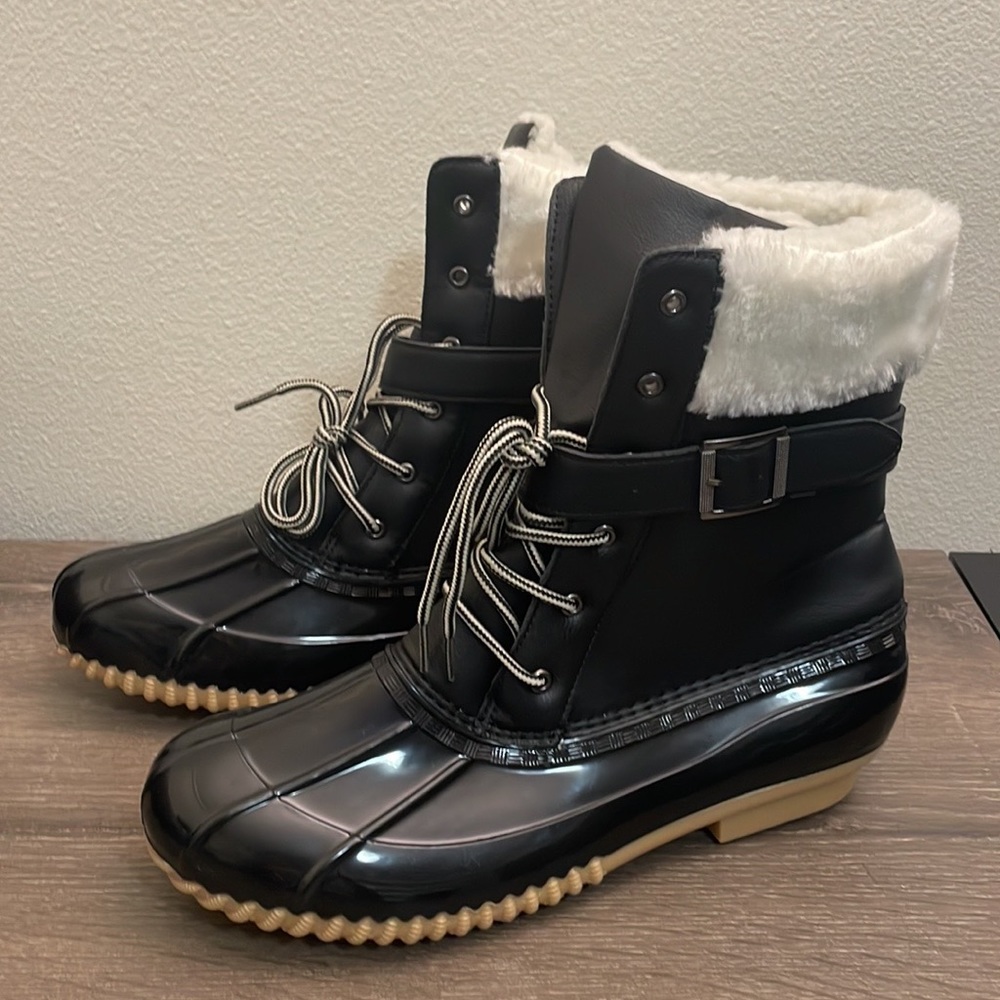 LAST 1! Black Rainboot warm  Cream Sherpa buckles rubber sole lace up - Picture 7 of 7